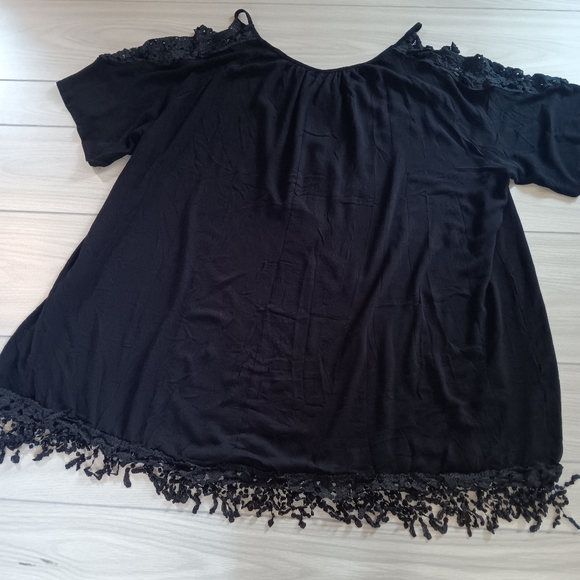 Cold Shoulder Guipure Lace Insert Dress - Picture 12 of 14